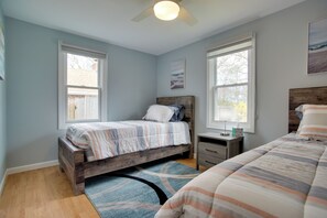 3 Schlafzimmer, Schreibtisch, Bügeleisen/Bügelbrett, WLAN