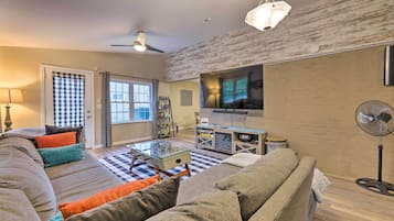 TV, fireplace, table football, stereo