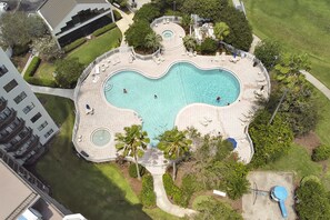 Piscine couverte, piscine extérieure
