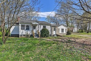 Exterior - Bright Columbia Home: 47 Mi to Dtwn Nashville (Columbia)