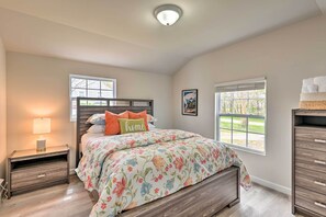 1 bedroom, WiFi, bed sheets - Bright Columbia Home: 47 Mi to Dtwn Nashville (Columbia)