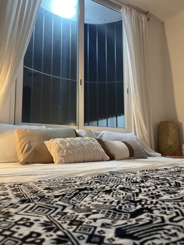 2 bedrooms, iron/ironing board, free WiFi, bed sheets
