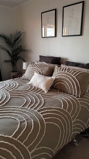4 habitaciones, tabla de planchar con plancha y wifi gratis 