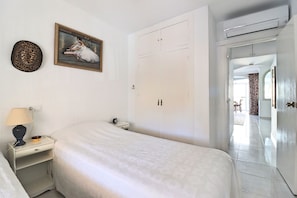 2 chambres, fer et planche Ă repasser, Wi-Fi, draps fournis