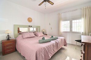 2 soveværelser, strygejern/strygebræt, gratis Wi-Fi, sengetøj