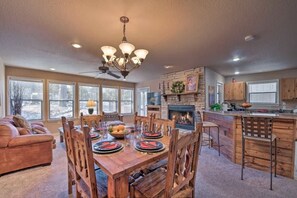 Dining - Deer View Summary:<br>De (Ruidoso)