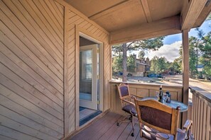 Outdoor dining - Deer View (Ruidoso)
