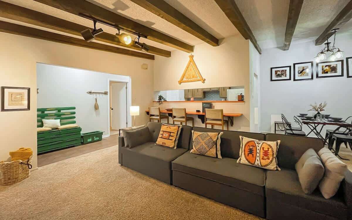 TV, fireplace, offices