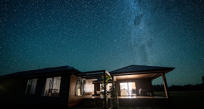 AROONA FLATS - Modern Home On Acerage With Private River Frontage