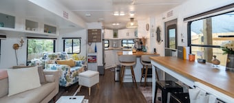 Only 9 miles to Navarre Beach