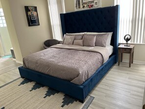 5 habitaciones, escritorio, tabla de planchar con plancha y wifi gratis 
