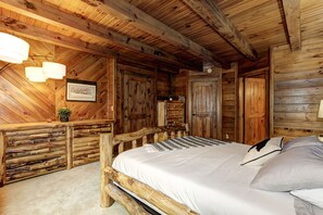 5 bedrooms, desk, iron/ironing board, travel cot