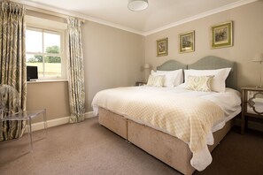 1 bedroom, internet, bed sheets