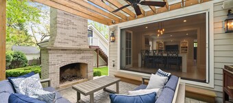 Family Retreat, 3BR each with Ensuite, Lakeside Community