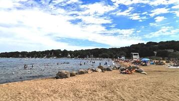 Beach nearby, beach towels