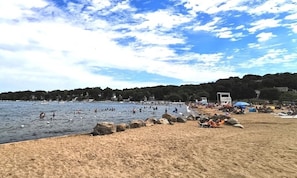 Beach nearby, beach towels