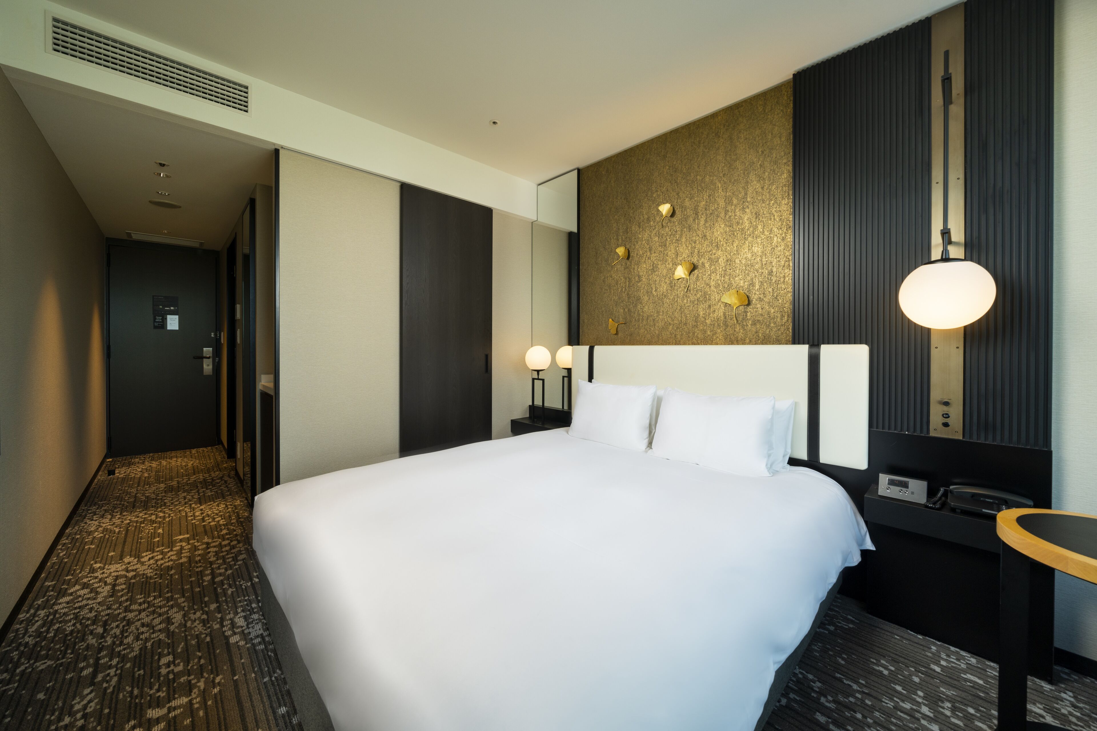 superior queen room, non smoking | free wifi, bed sheets