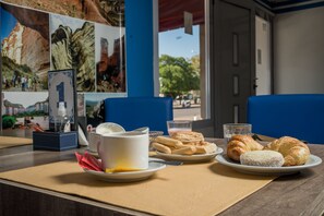 Tägliches inbegriffenes Frühstück zur Selbstbedienung