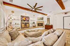 TV, fireplace, stereo