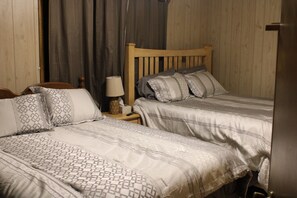 2 Schlafzimmer, Zimmersafe, Bügeleisen/Bügelbrett, kostenloses WLAN