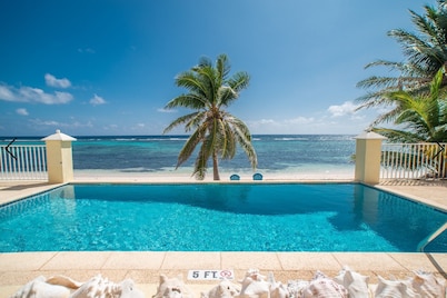 Steps to the Beach! 2bed/2.5bath condo - Seabreeze Villas