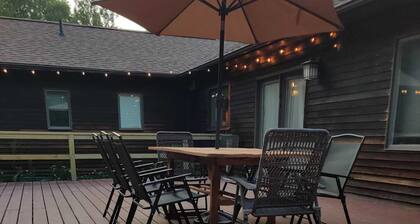 Expansive mountainside retreat, close to Stowe, Smuggler's Notch, Jay