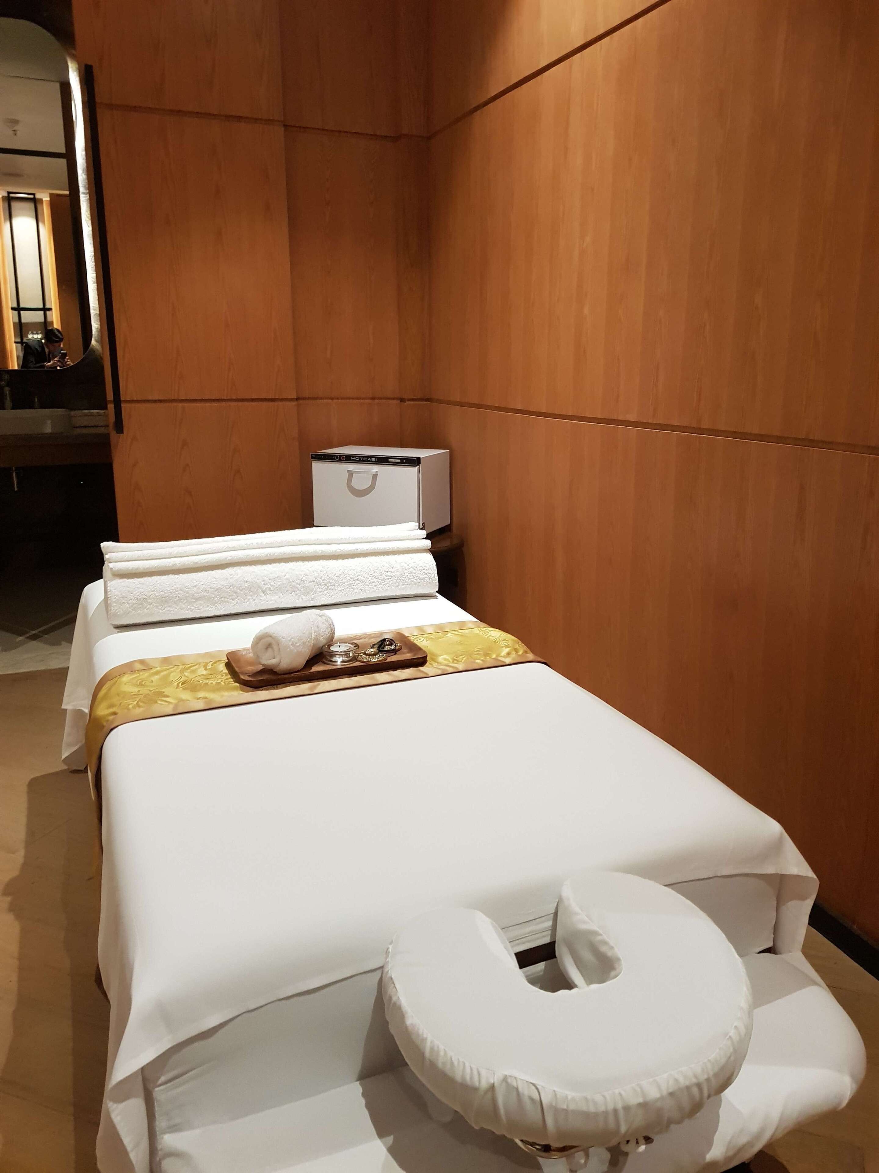 Kroppsbehandlinger, massasje med varme steiner og dypvevsmassasje