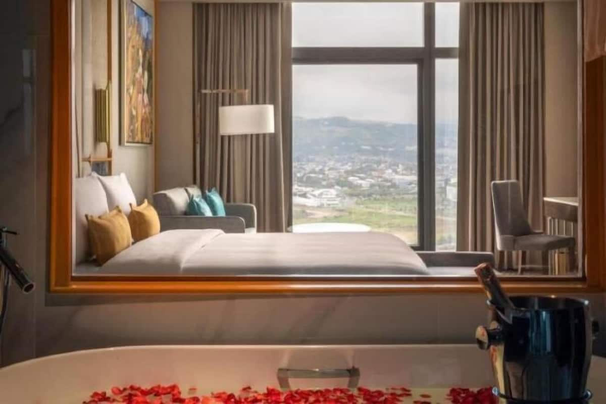 1 bedroom, premium bedding, free WiFi, bed sheets