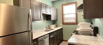 Cozy Suite-Walk to the Falls