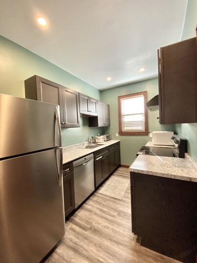 Cozy Suite-Walk to the Falls