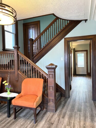 Cozy Suite-Walk to the Falls