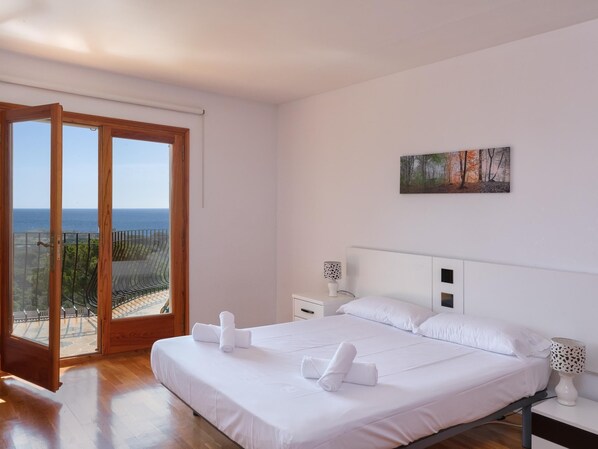 7 bedrooms, iron/ironing board, internet, bed sheets - Unique space with private pool in Platja d'Aro (Platja d'Aro)