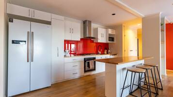 House | Private kitchen | Full-size fridge, oven, stovetop, dishwasher
