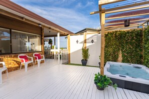 House | Private spa tub