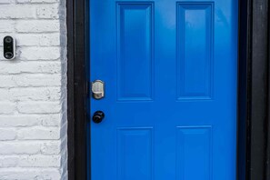 Exterior detail - Vintage Getaway/Downtown Charm/Medical Center, UH, TSU, Toyota Center, NRG (Houston)