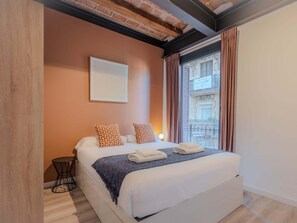2 chambres, fer et planche à repasser, accès Internet, draps fournis