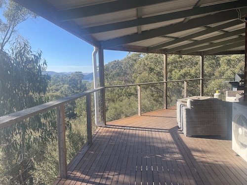 Private paradise with lake view (pet friendly)