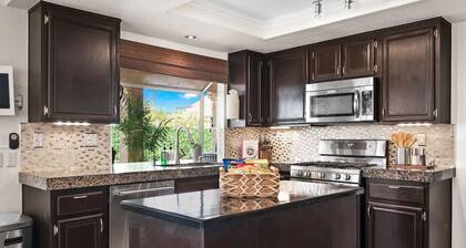 Family friendly home with pool, pool table, games, arcades and equipped kitchen
