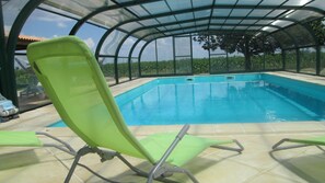 Piscina interna, piscina aquecida