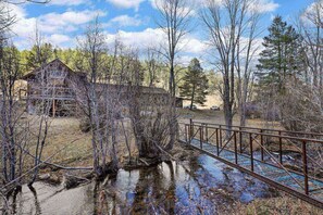 المنطقة المحيطة بالمنشأة