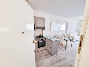 Interior entrance - Cheer Up City Apartment (Larnaca)