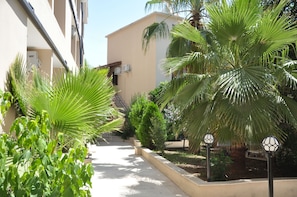Standard Room, 1 Bedroom, Smoking, Garden Area | Garden view