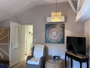 Comfort Double Room, 1 Queen Bed (Chambre No 3) | Living area