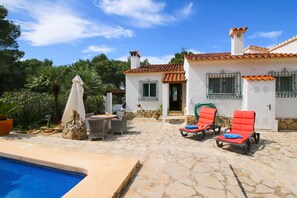 Pool - Nice Villa in Marquesa with a large garden (Denia)