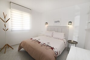2 chambres, fer et planche à repasser, Wi-Fi, draps fournis