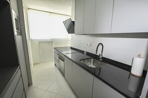 Fridge, microwave, oven, coffee/tea maker
