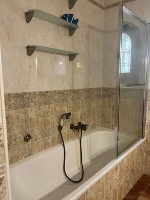 Bathtub, hair dryer, toilet paper - Villa with sea view. Air conditioning.pool. 6pers (Calpe)