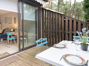 Outdoor dining - Les Pins by Interhome (Lacanau)
