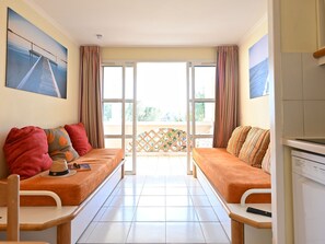 Een flatscreentelevisie