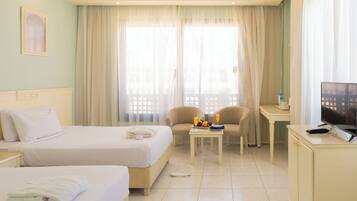 Premium bedding, in-room safe, blackout drapes, WiFi